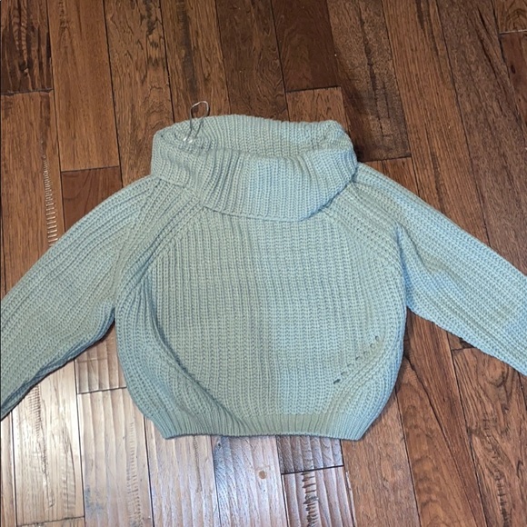 Cropped sweater - Picture 1 of 2